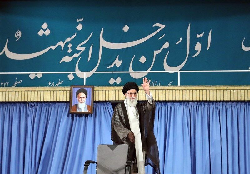 ابراز احساس خاص یک نوجوان به رهبر انقلاب + عکس ابراز احساس خاص یک نوجوان به رهبر انقلاب + عکس