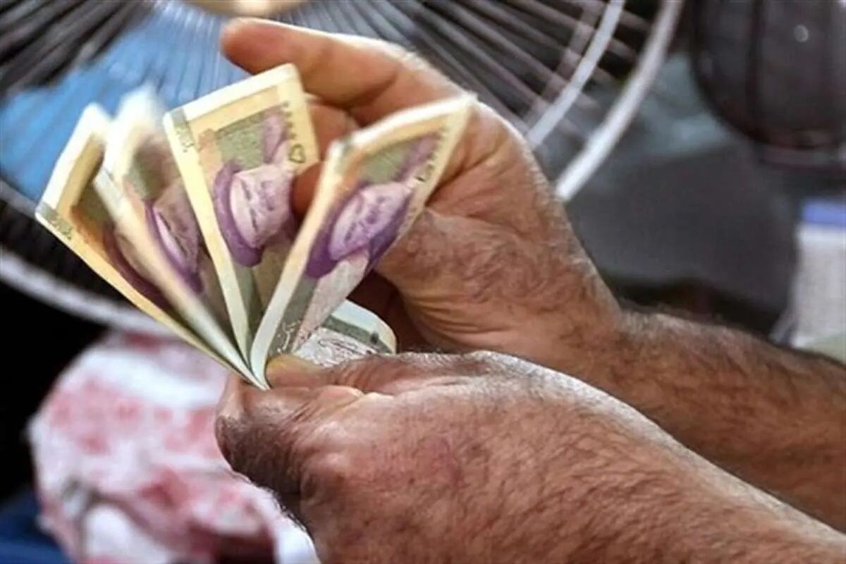 تورم و حقوق کارگران به یک اندازه افزایش یافته است تورم و حقوق کارگران به یک اندازه افزایش یافته است