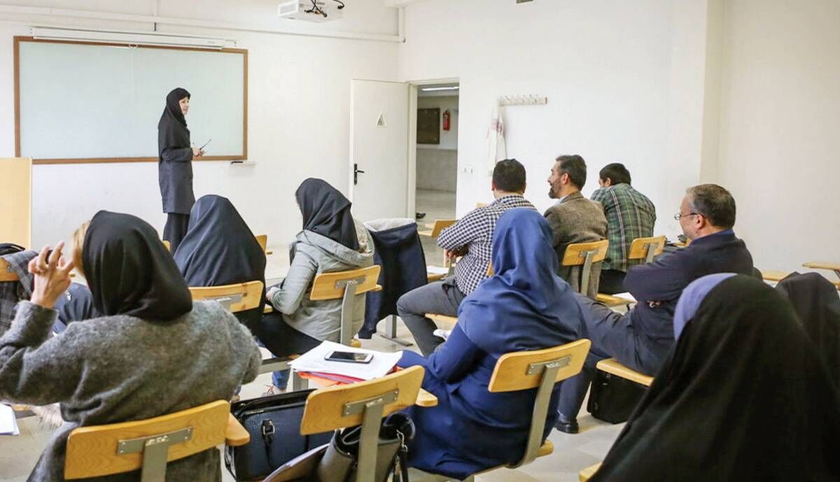 کلاسهای دانشگاهها از ساعت ۱۲ تا ۱۴ تعطیل شدند کلاسهای دانشگاهها از ساعت ۱۲ تا ۱۴ تعطیل شدند