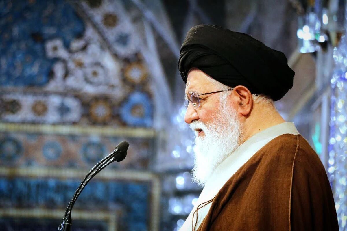 تصاویر تلخ از گریه علم الهدی بر پیکر رییس جمهور تصاویر تلخ از گریه علم الهدی بر پیکر رییس جمهور
