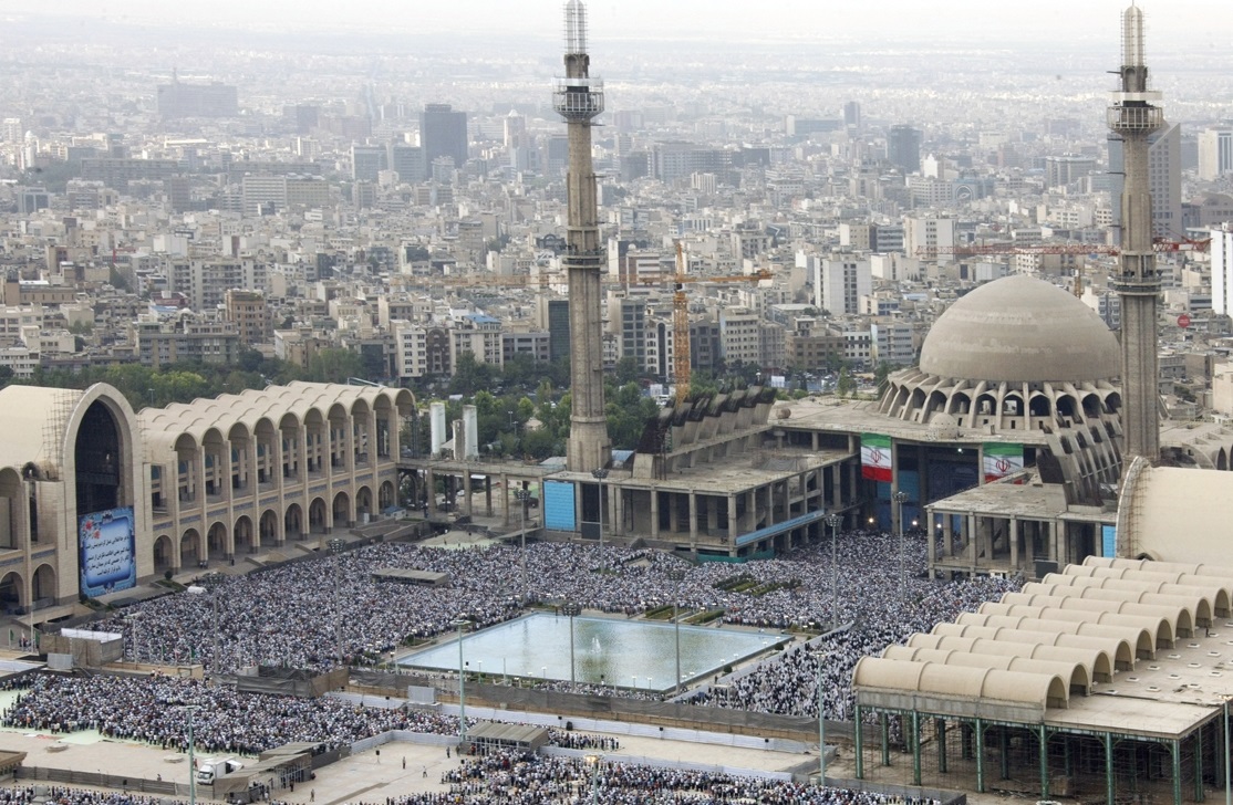 ظرفیت شبستان مصلی امام خمینی تکمیل شد ظرفیت شبستان مصلی امام خمینی تکمیل شد