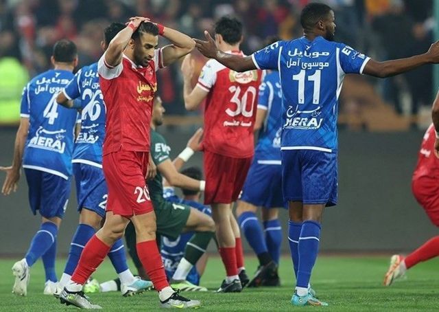 داور مشهور انگلیسی: گل پرسپولیس آفساید بود! داور مشهور انگلیسی: گل پرسپولیس آفساید بود!