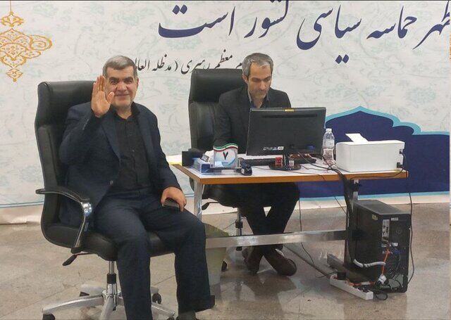 اکبر نیکزاد در انتخابات ثبتنام کرد اکبر نیکزاد در انتخابات ثبتنام کرد