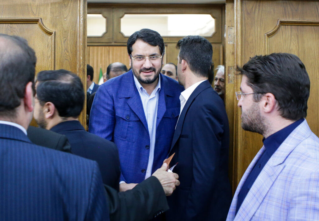 مهرداد بذرپاش وارد ستاد انتخابات شد مهرداد بذرپاش وارد ستاد انتخابات شد