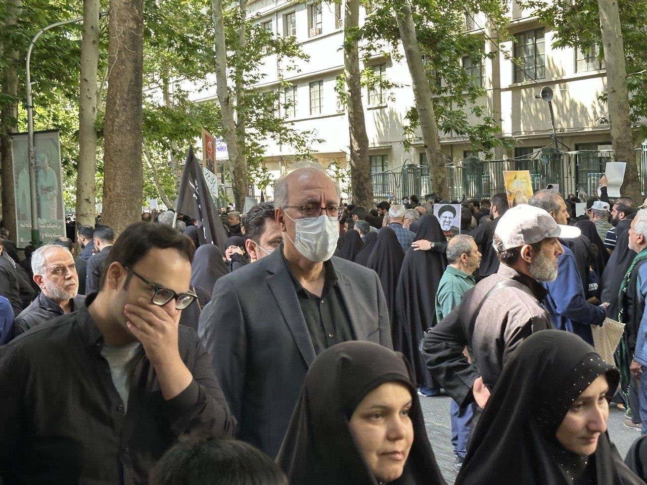 حضور مدیرعامل بانک مسکن در آیین تشییع پیکرهای پاک رییس جمهور انقلابی و دیگر شهدای خدمت حضور مدیرعامل بانک مسکن در آیین تشییع پیکرهای پاک رییس جمهور انقلابی و دیگر شهدای خدمت