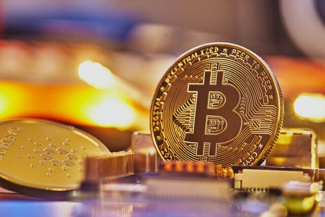 سقوط بیتکوین و اتریوم سقوط بیتکوین و اتریوم