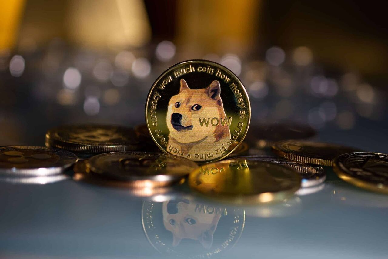 دوج کوین (Dogecoin): از یک شوخی اینترنتی تا یک ارز دیجیتال معتبر دوج کوین (Dogecoin): از یک شوخی اینترنتی تا یک ارز دیجیتال معتبر