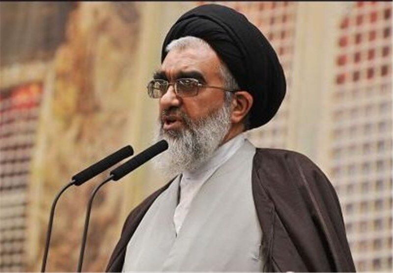 امام جمعه قم: ولایتمداری از جمله شاخصهای اصلی فرد اصلح است؛ رئیس جمهور باید سرباز ولایت باشد امام جمعه قم: ولایتمداری از جمله شاخصهای اصلی فرد اصلح است؛ رئیس جمهور باید سرباز ولایت باشد