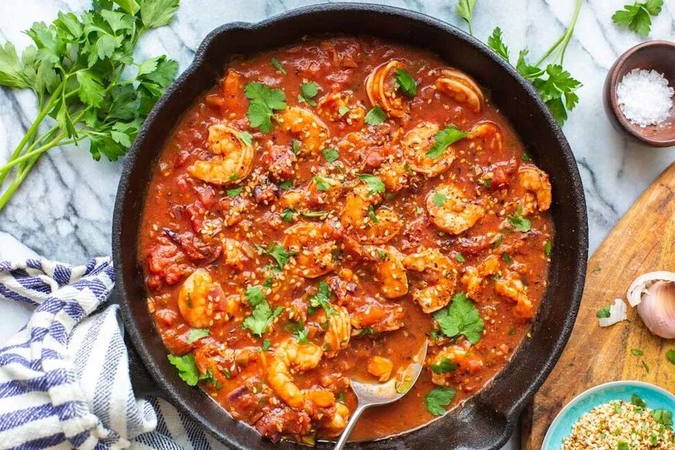 طرز تهیه خوراک میگو با سس گوجه تند طرز تهیه خوراک میگو با سس گوجه تند