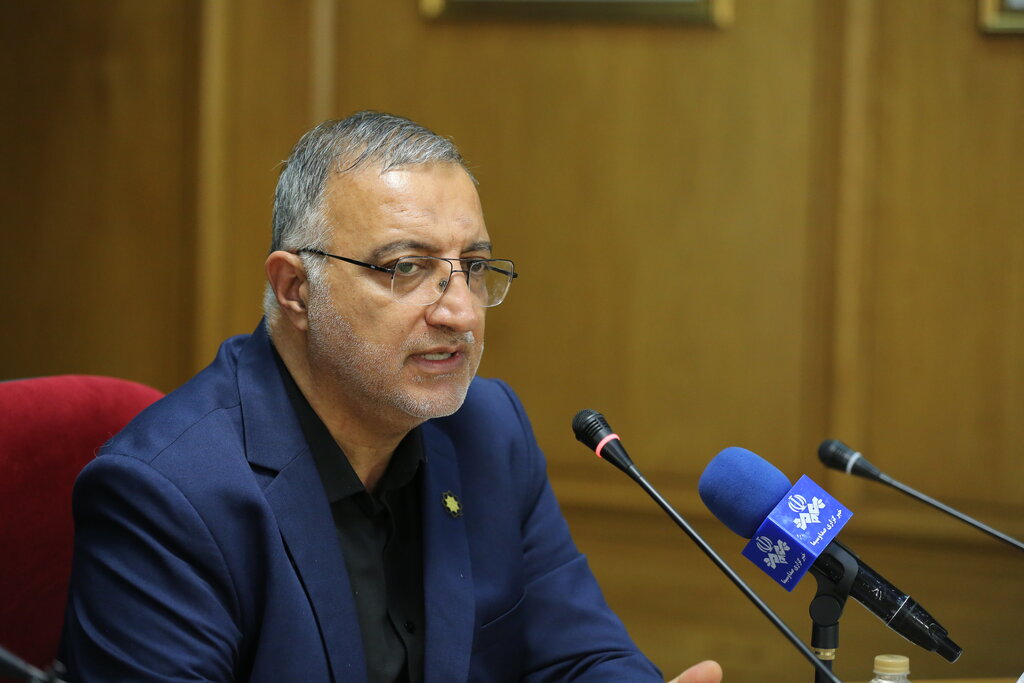 علیرضا زاکانی به مرخصی رفت علیرضا زاکانی به مرخصی رفت