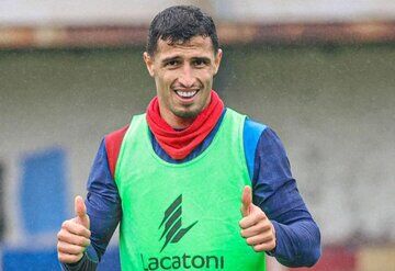 آقای گل پرسپولیس در اتوبان تهران اصفهان! آقای گل پرسپولیس در اتوبان تهران اصفهان!