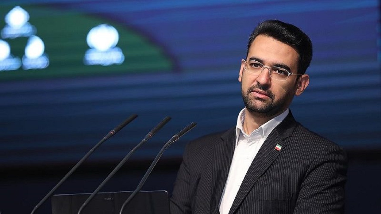 واکنش تند آذری جهرمی به درز نتایج نظرسنجی یک دستگاه امنیتی واکنش تند آذری جهرمی به درز نتایج نظرسنجی یک دستگاه امنیتی