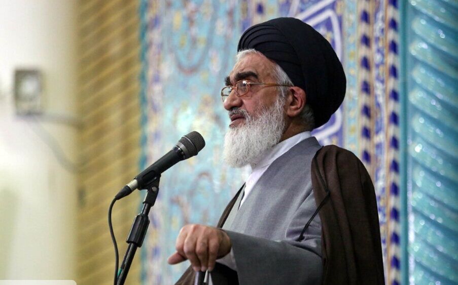 امام جمعه قم: راهکار مهمتر از مذاکره، خنثیسازی تحریم است امام جمعه قم: راهکار مهمتر از مذاکره، خنثیسازی تحریم است
