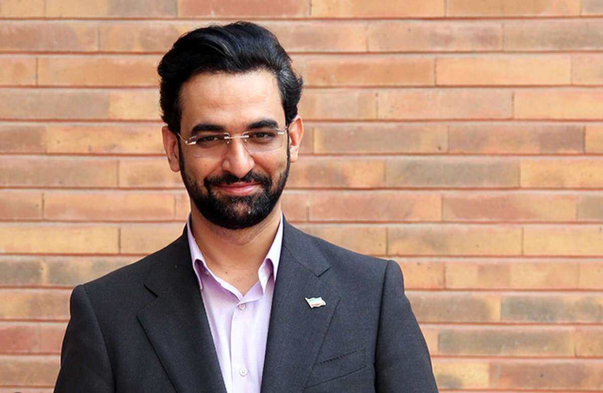 واکنش آذری جهرمی به پیامکهای وزارت کشور واکنش آذری جهرمی به پیامکهای وزارت کشور