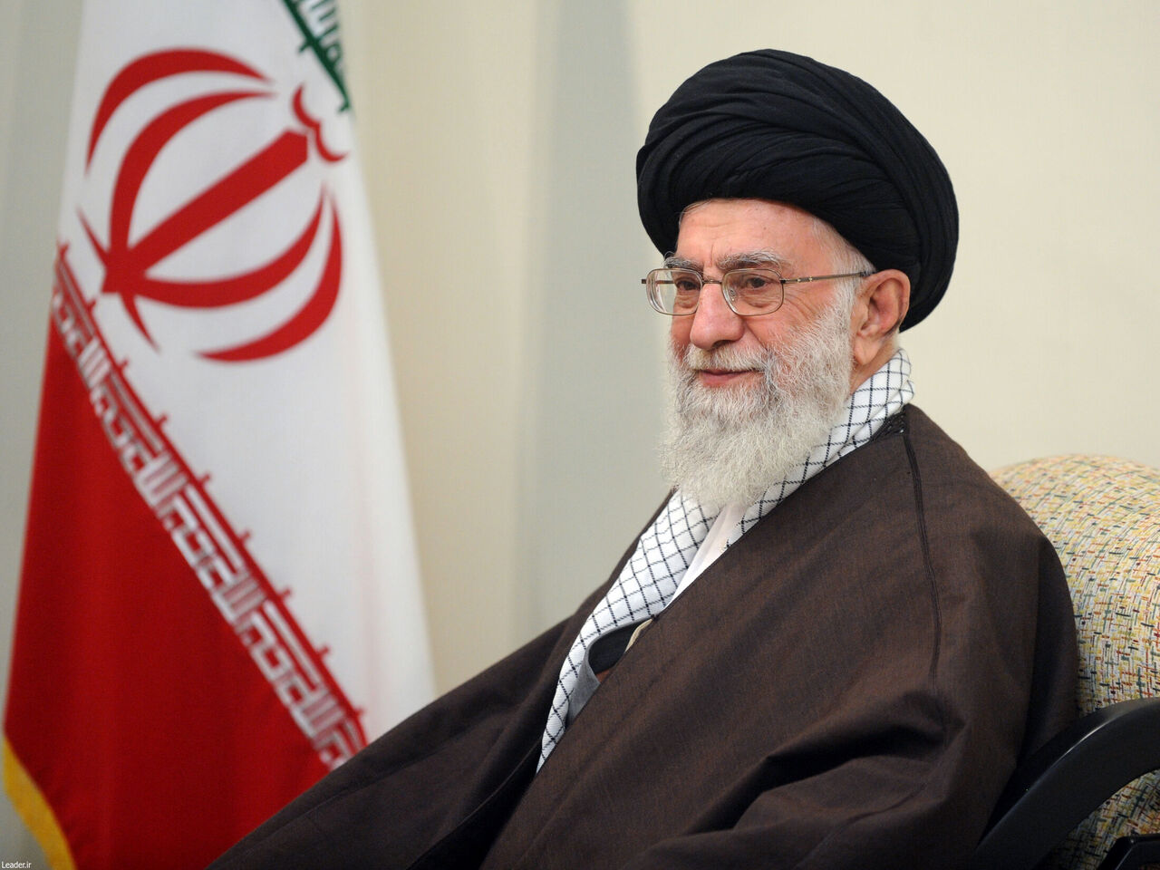 پیام رهبر انقلاب به پنجاهوهشتمین نشست اتحادیه انجمنهای اسلامی دانشجویان در اروپا پیام رهبر انقلاب به پنجاهوهشتمین نشست اتحادیه انجمنهای اسلامی دانشجویان در اروپا