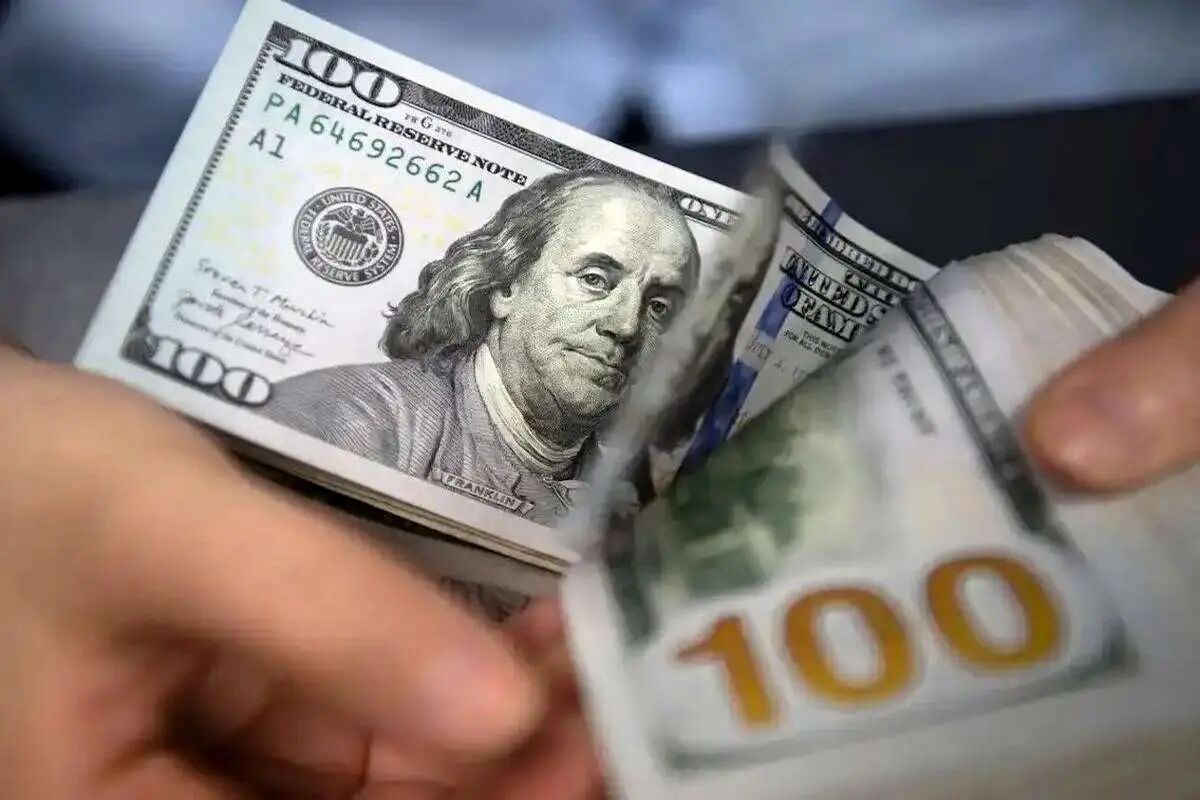تغییرات ناگهانی در بازار/ قیمت دلار سقوط کرد تغییرات ناگهانی در بازار/ قیمت دلار سقوط کرد