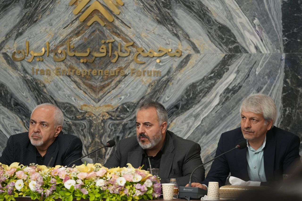 خطر خصولتیها از دولتیها بدتر است/ دولت جدید برای رفع تحریم نیازمند حمایت داخلی است خطر خصولتیها از دولتیها بدتر است/ دولت جدید برای رفع تحریم نیازمند حمایت داخلی است