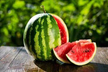 خواص بی نظیر این میوه تابستانی را بشناسید خواص بی نظیر این میوه تابستانی را بشناسید