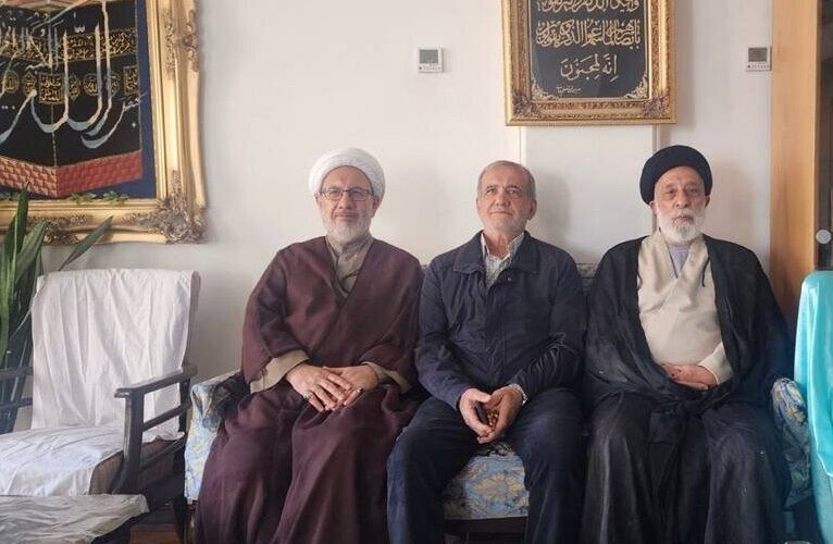 مسعود پزشکیان در منزل برادر رهبر انقلاب + عکس