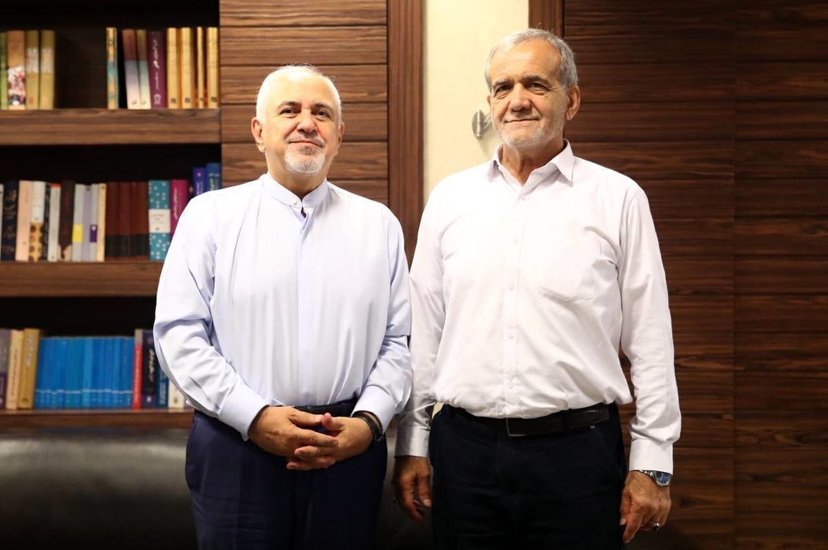 گزارش ظریف از دیدارهایش در نخستین روز فعالیت در دولت چهاردهم گزارش ظریف از دیدارهایش در نخستین روز فعالیت در دولت چهاردهم
