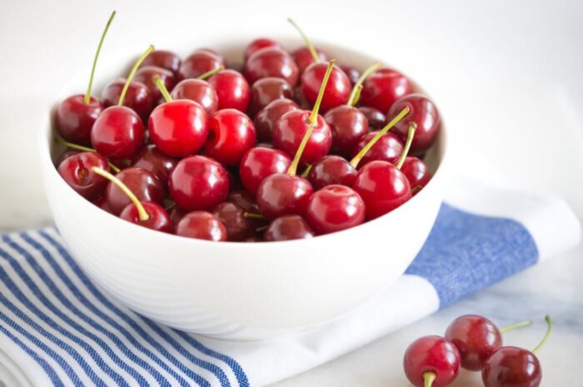 چطور آلبالو را خشک کنیم؟ چطور آلبالو را خشک کنیم؟
