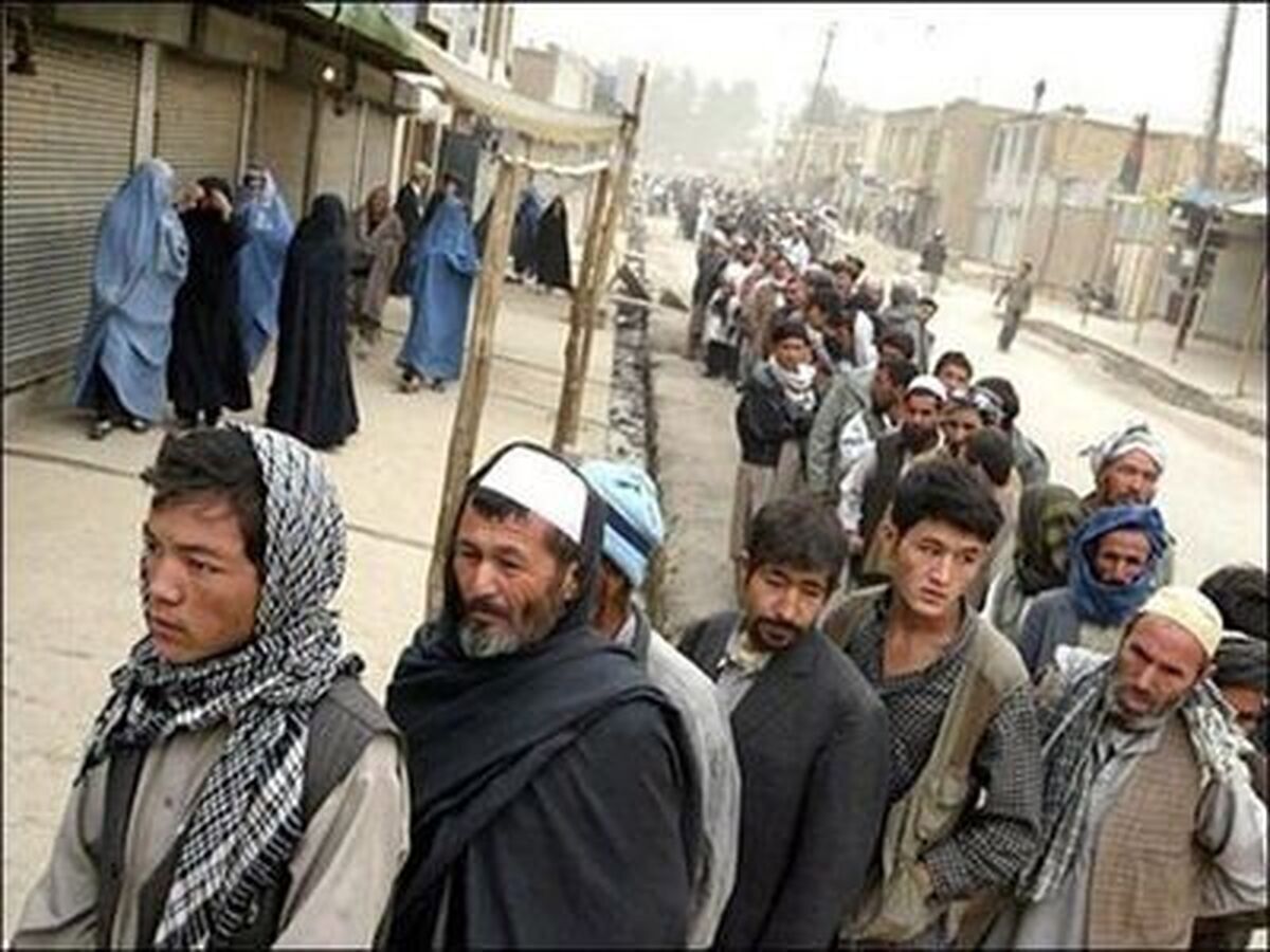طالبان پشت افغانهای ساکن ایران درآمد! طالبان پشت افغانهای ساکن ایران درآمد!