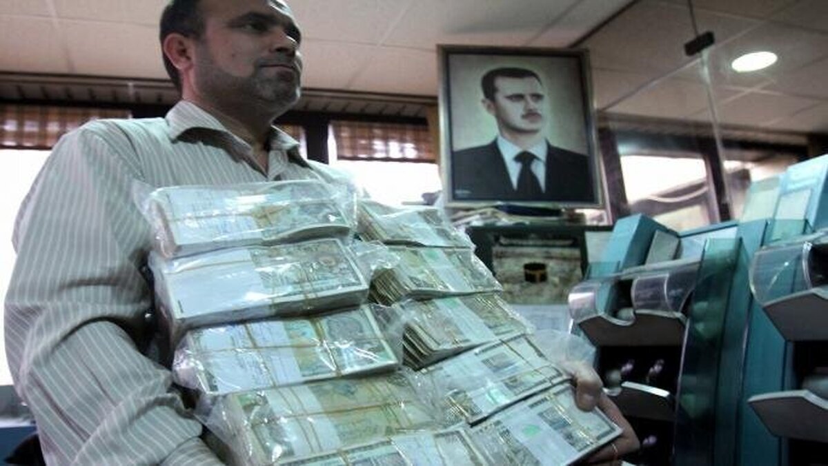 عاقبت تورم ۱۵۰ درصدی/ اینجا پول را نمیشمارند، وزن میکنند! عاقبت تورم ۱۵۰ درصدی/ اینجا پول را نمیشمارند، وزن میکنند!