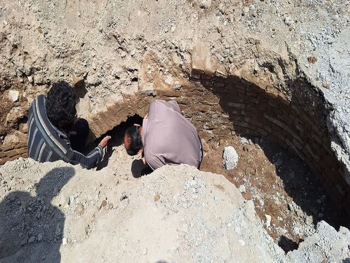 کشف بنای تاریخی در تربتحیدریه پس از نشست زمین کشف بنای تاریخی در تربتحیدریه پس از نشست زمین