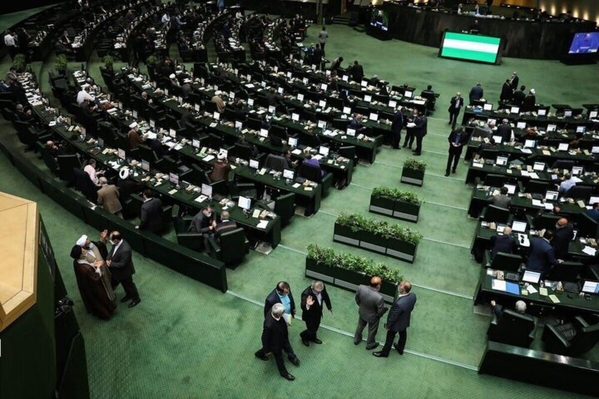 عکس جنجالی نماینده مجلس ! عکس جنجالی نماینده مجلس !