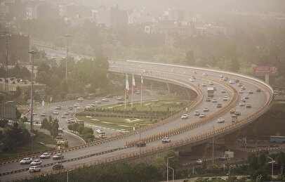 گرد و خاک طوفان ترکمنستان در مشهد نشست