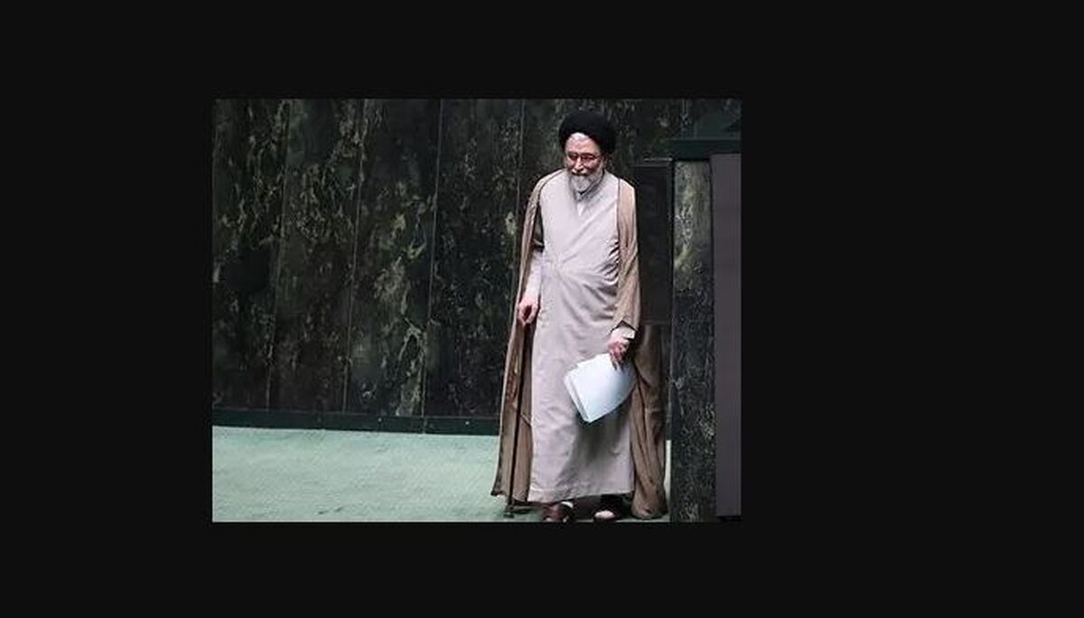این وزیر پیشنهادی پزشکیان با عصا به صحن مجلس آمد! این وزیر پیشنهادی پزشکیان با عصا به صحن مجلس آمد!