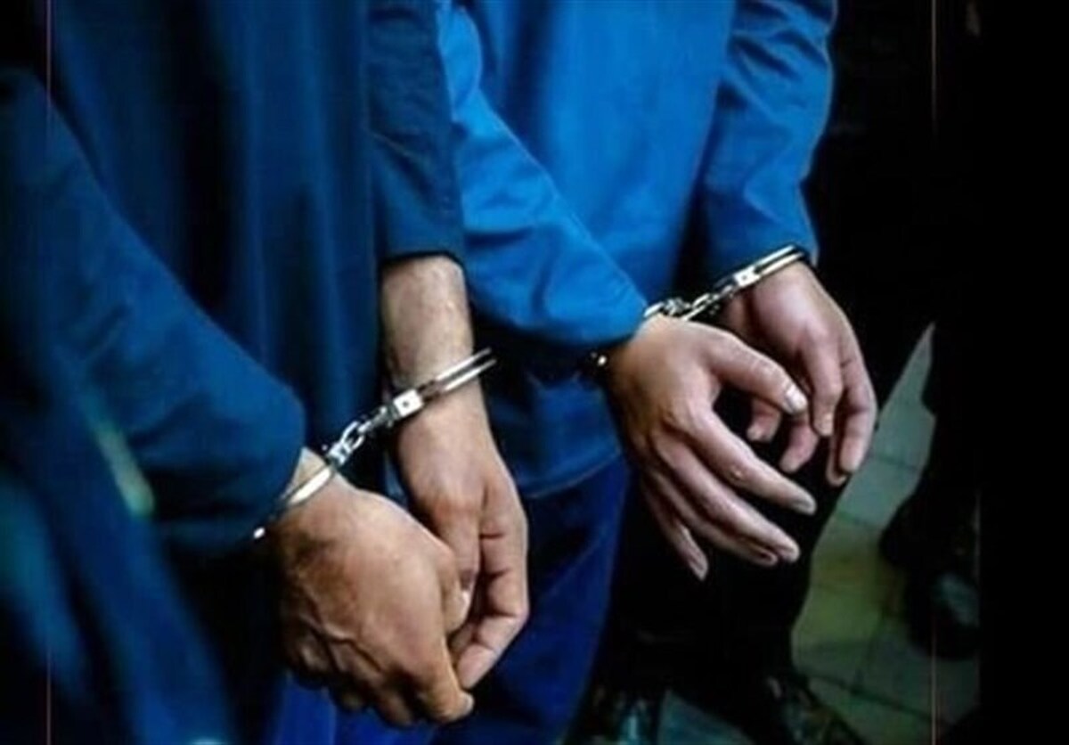 دستگیری اراذلِ تخریبگر خودرو در شهر ری! دستگیری اراذلِ تخریبگر خودرو در شهر ری!