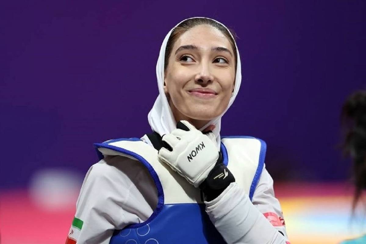 اقدام جنجالی مبینا نعمتزاده پس از حواشی اخیر/ مبینا از مردم بُرید اقدام جنجالی مبینا نعمتزاده پس از حواشی اخیر/ مبینا از مردم بُرید