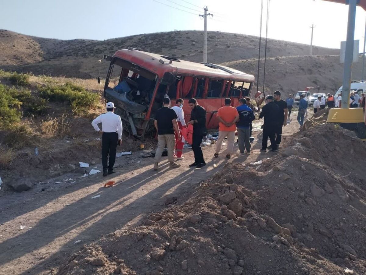 واژگونی اتوبوس زائران اربعین در کوهین ۱۵ زخمی بر جای گذاشت واژگونی اتوبوس زائران اربعین در کوهین ۱۵ زخمی بر جای گذاشت