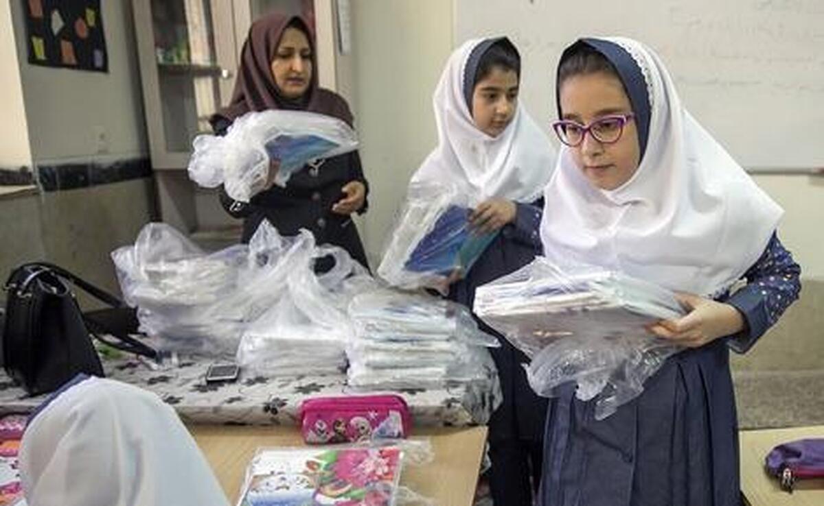 کتابهای درسی از ۲۴ شهریور به دست دانشآموزان میرسد کتابهای درسی از ۲۴ شهریور به دست دانشآموزان میرسد