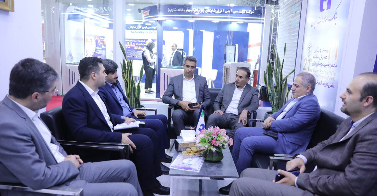 استقبال بیش از ۱۰۰۰ داروساز کشور از خدمت نوین «دکترلند» در «سپینو»