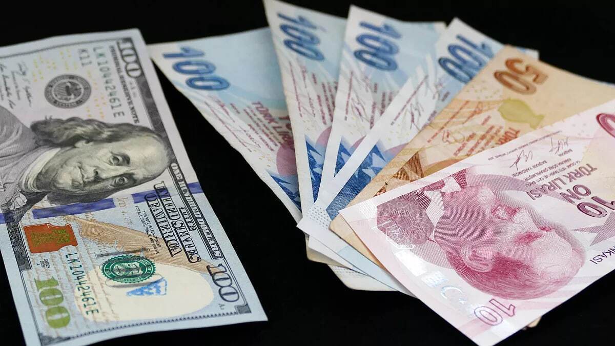 آرامش دلار و لیر در بازار ارز تهران پس از تعطیلات آرامش دلار و لیر در بازار ارز تهران پس از تعطیلات