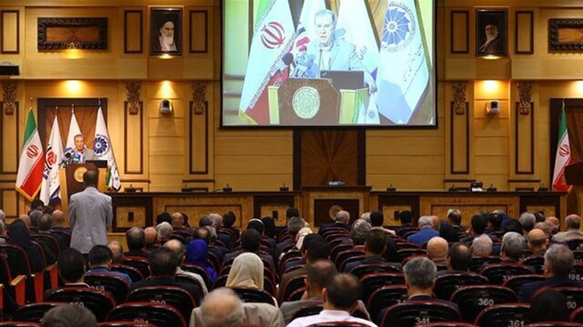 در چهارمین نشست تشکلهای اقتصادی چه گذشت؟ در چهارمین نشست تشکلهای اقتصادی چه گذشت؟