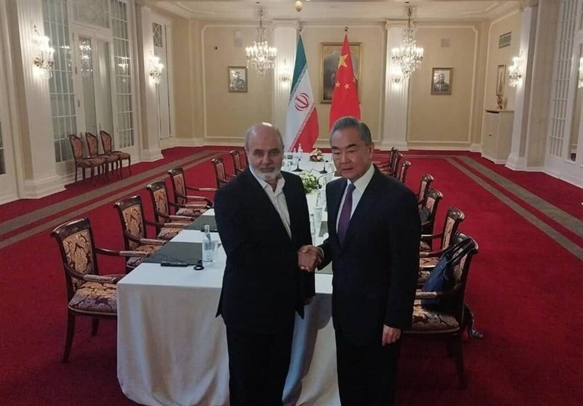 دیدار احمدیان با همتای ونزوئلایی و وزیر خارجه چین دیدار احمدیان با همتای ونزوئلایی و وزیر خارجه چین