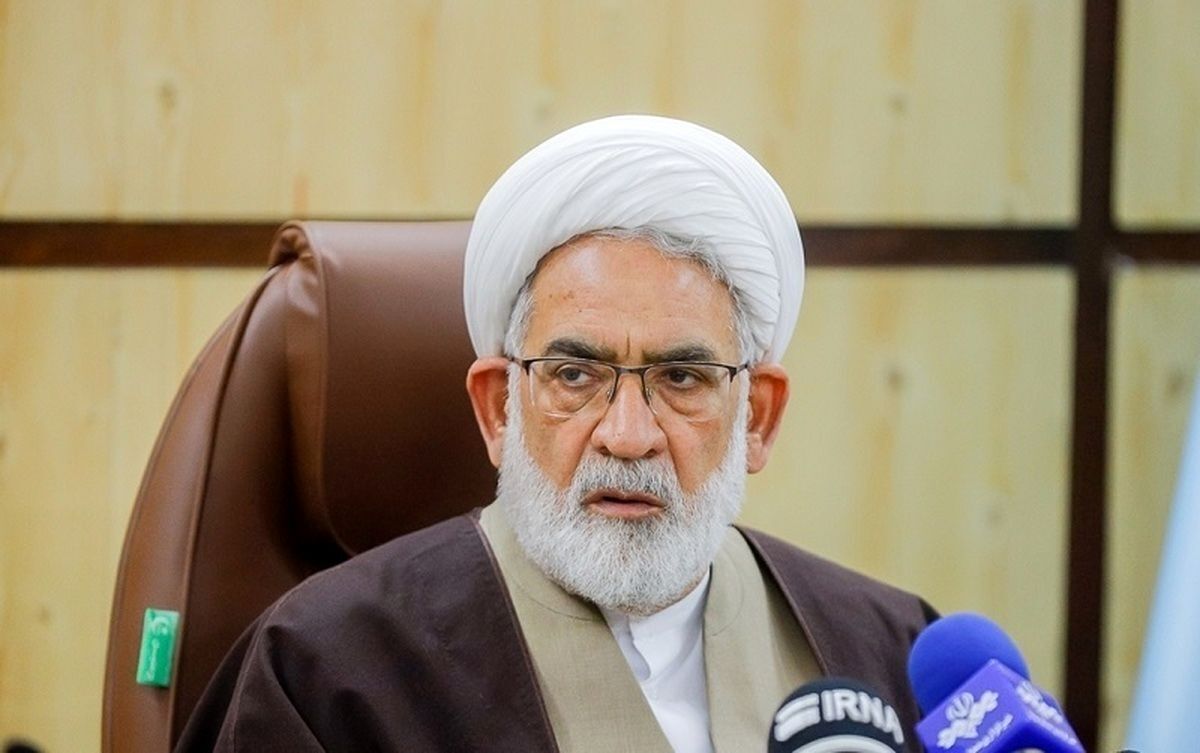 جنجال حجاب یک خبرنگار در نشست خبری رئیس جمهور/ رئیس دیوان عالی کشور به پزشکیان تذکر داد جنجال حجاب یک خبرنگار در نشست خبری رئیس جمهور/ رئیس دیوان عالی کشور به پزشکیان تذکر داد