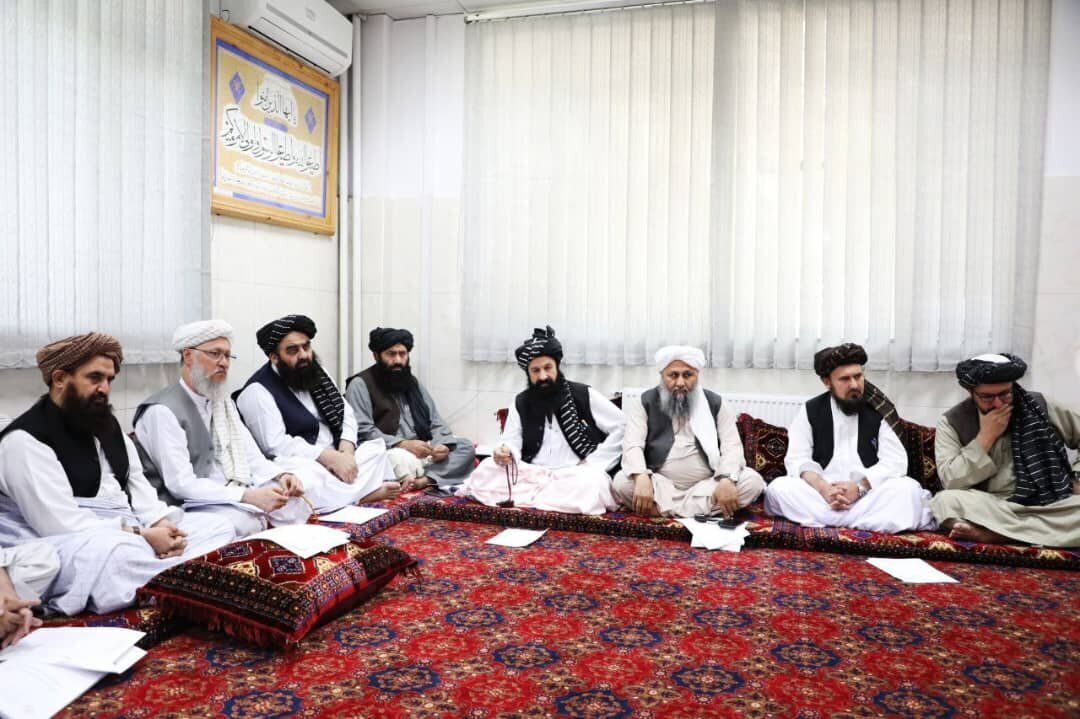 ثبت تصویری عجیب از جلسه طالبان درباره ایران + عکس