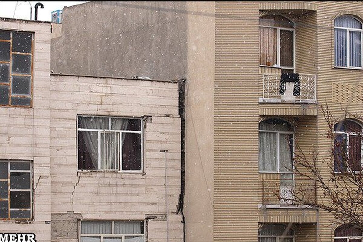 سه میلیون نفر در تهران بر روی پهنه فرونشستی زندگی میکنند. سه میلیون نفر در تهران بر روی پهنه فرونشستی زندگی میکنند.
