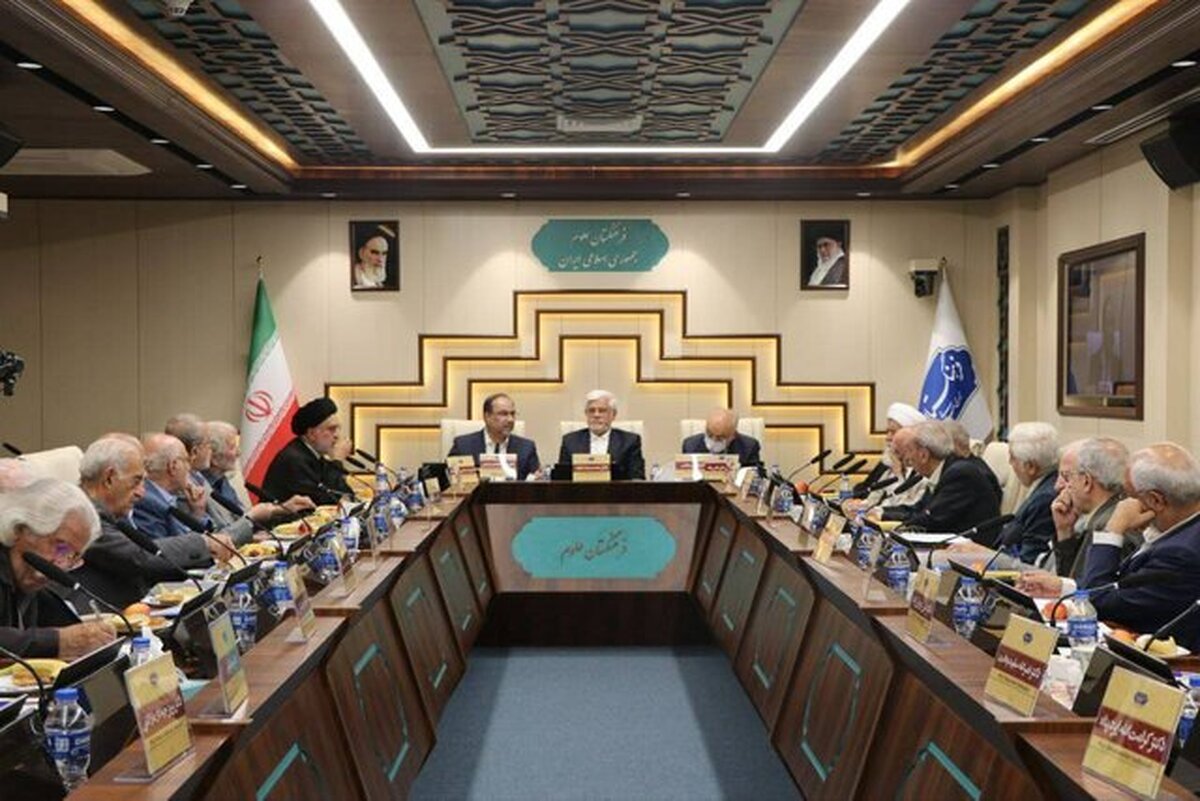 عارف: با برچسب زدن به دانشمندان نمی توان به دنبال دیپلماسی علمی بود عارف: با برچسب زدن به دانشمندان نمی توان به دنبال دیپلماسی علمی بود