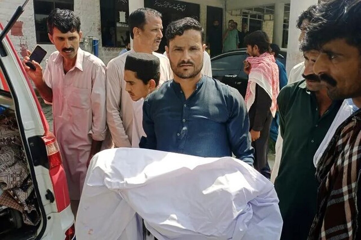 حادثه برای اتوبوس زائران اربعین؛ ۱۲ نفر جان باختند حادثه برای اتوبوس زائران اربعین؛ ۱۲ نفر جان باختند