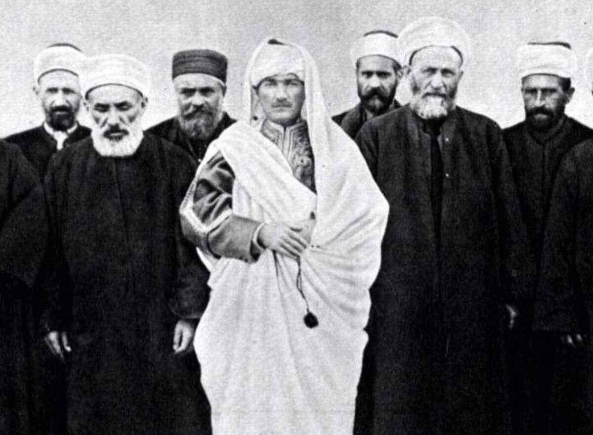 اقدام تاریخی آتاتورک درباره مردمی که قصد سفر حج داشتند اقدام تاریخی آتاتورک درباره مردمی که قصد سفر حج داشتند