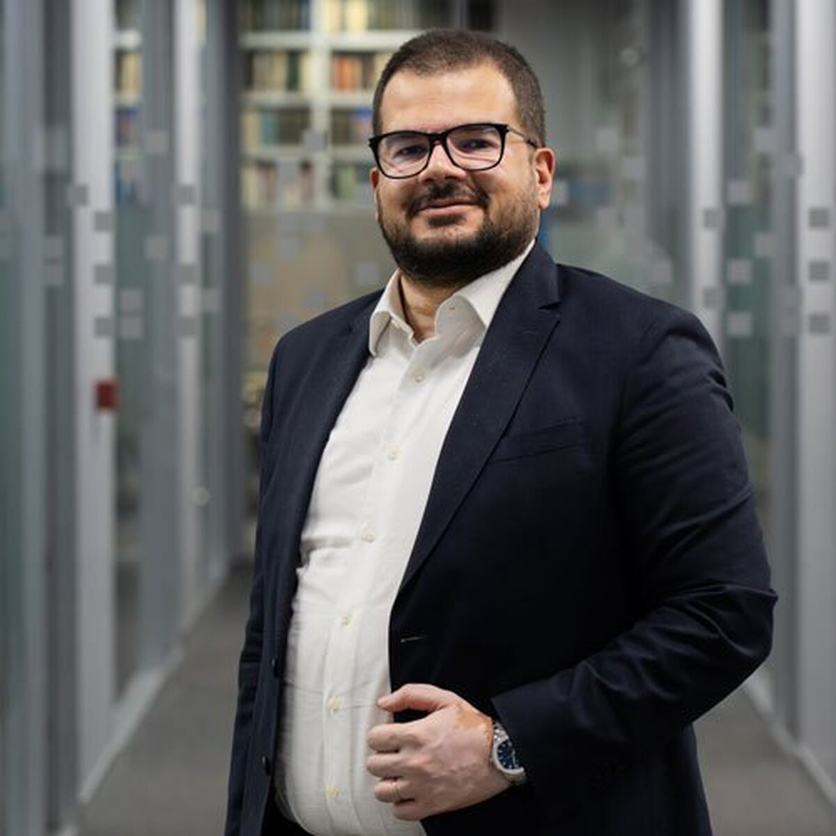 دست از فروش بردارید! بازار ارزنده است دست از فروش بردارید! بازار ارزنده است