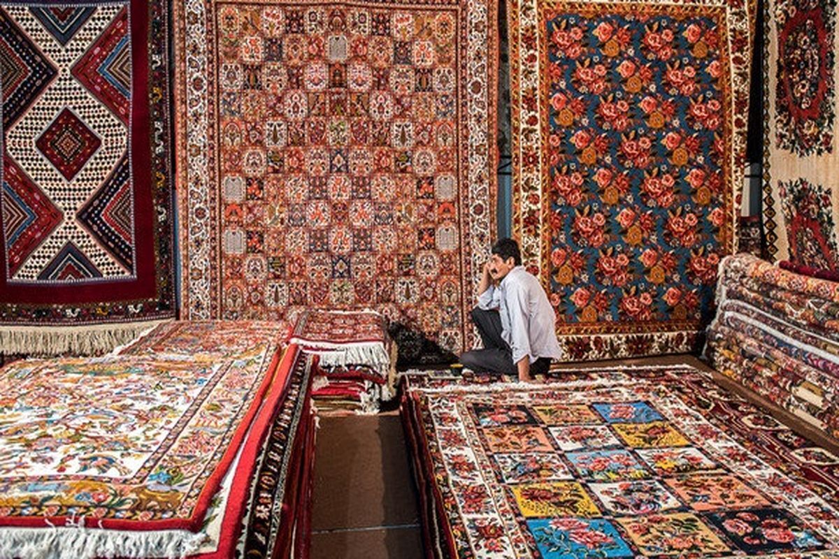 جولان فرش قاچاق افغانستانی در نمایشگاههای ایران جولان فرش قاچاق افغانستانی در نمایشگاههای ایران