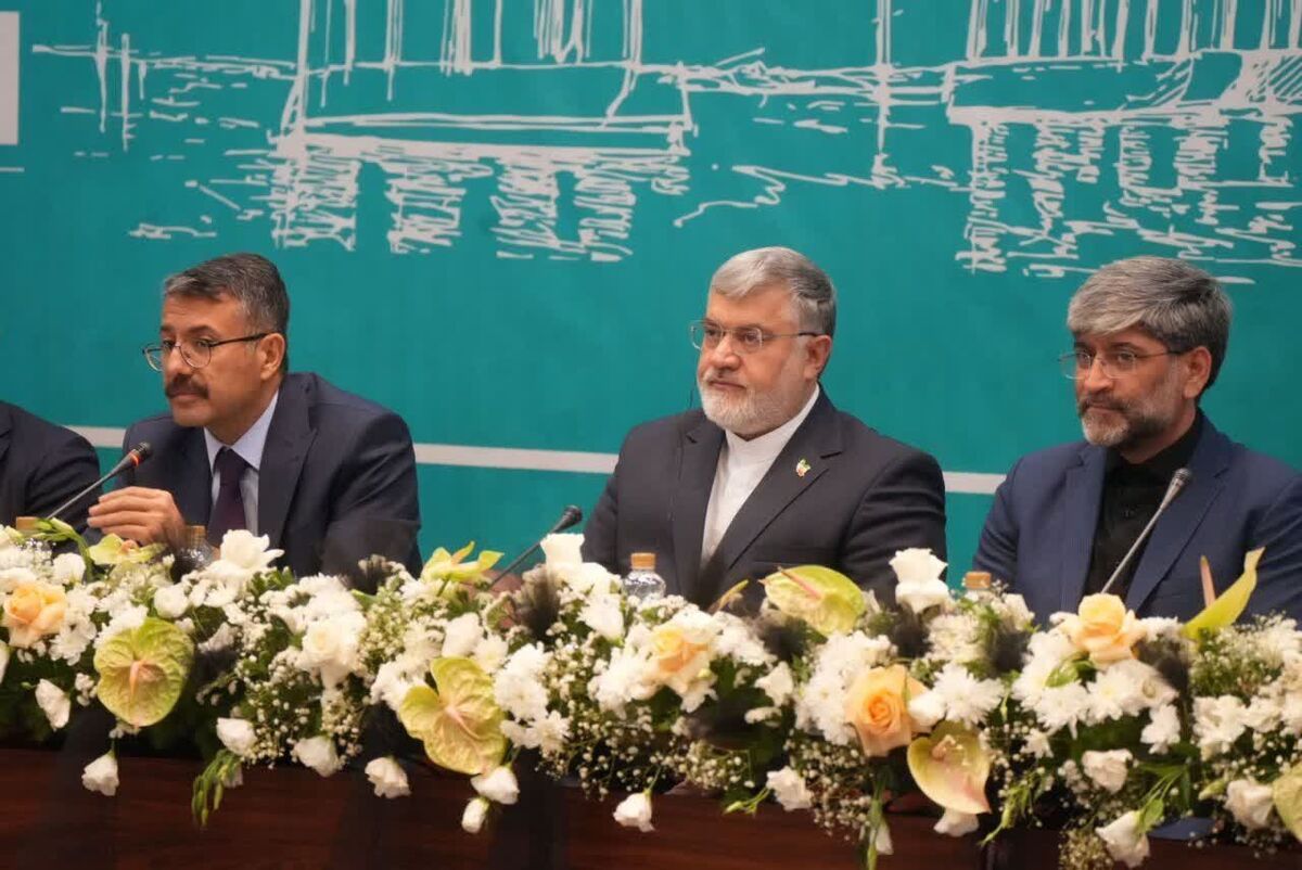 همایش استانداران هم مرز ایران و ترکیه؛ ۵۵۶ کیلومتر مرز و امکان تحقق ۳۰ میلیارد دلار تجارت همایش استانداران هم مرز ایران و ترکیه؛ ۵۵۶ کیلومتر مرز و امکان تحقق ۳۰ میلیارد دلار تجارت