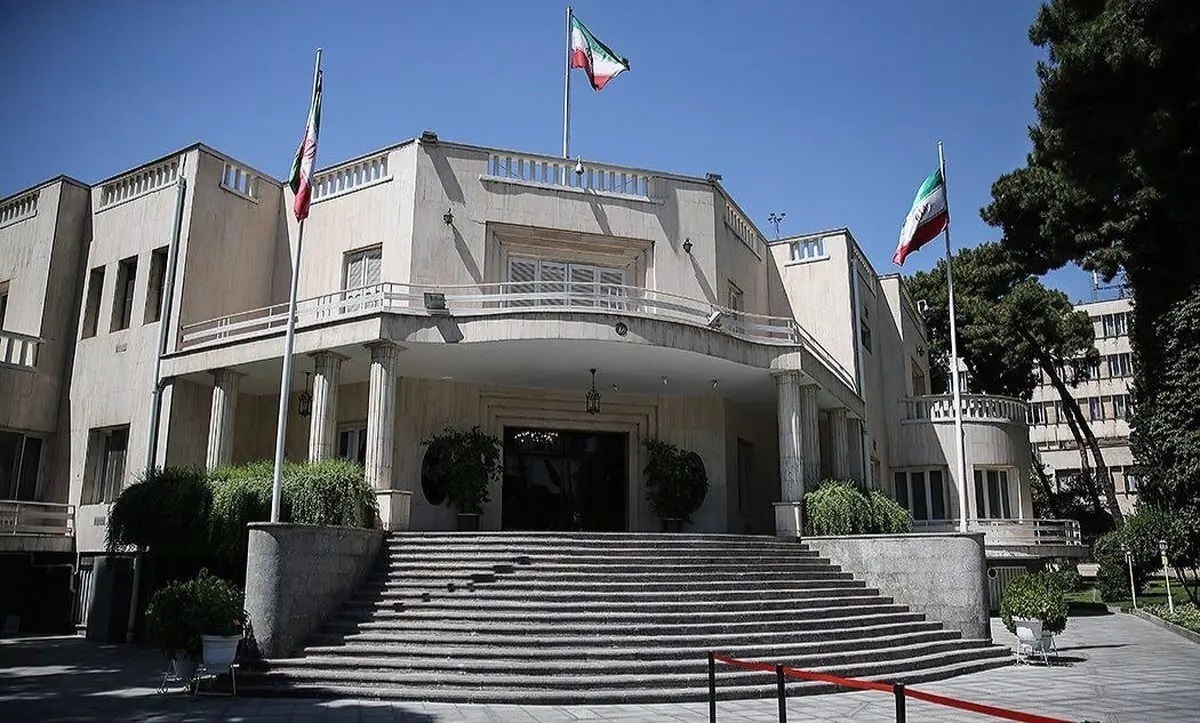 سیاستمداران در ایران چقدر حقوق میگیرند؟ سیاستمداران در ایران چقدر حقوق میگیرند؟