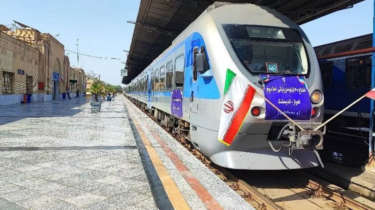 قطار شهری تبریز - آذرشهر وارد فاز عملیاتی میشود قطار شهری تبریز - آذرشهر وارد فاز عملیاتی میشود